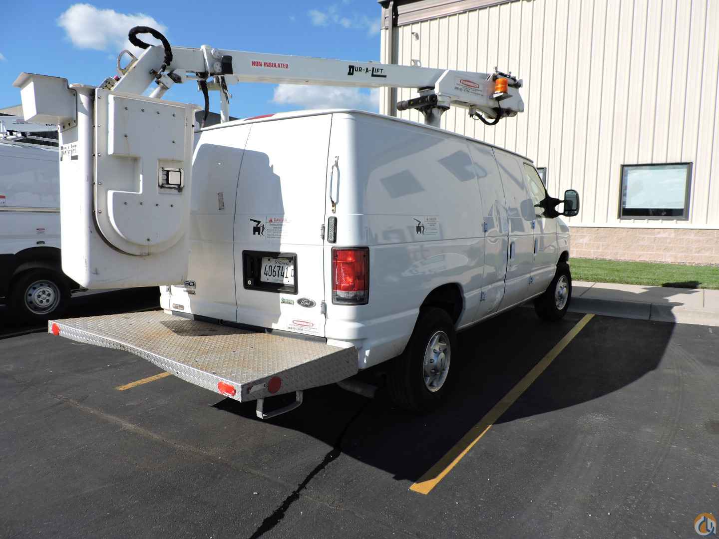 2014 DUR-A-LIFT DVS 29TS Bucket/Service Truck Crane for Sale in Hodgkins Illinois Crane Network image 1