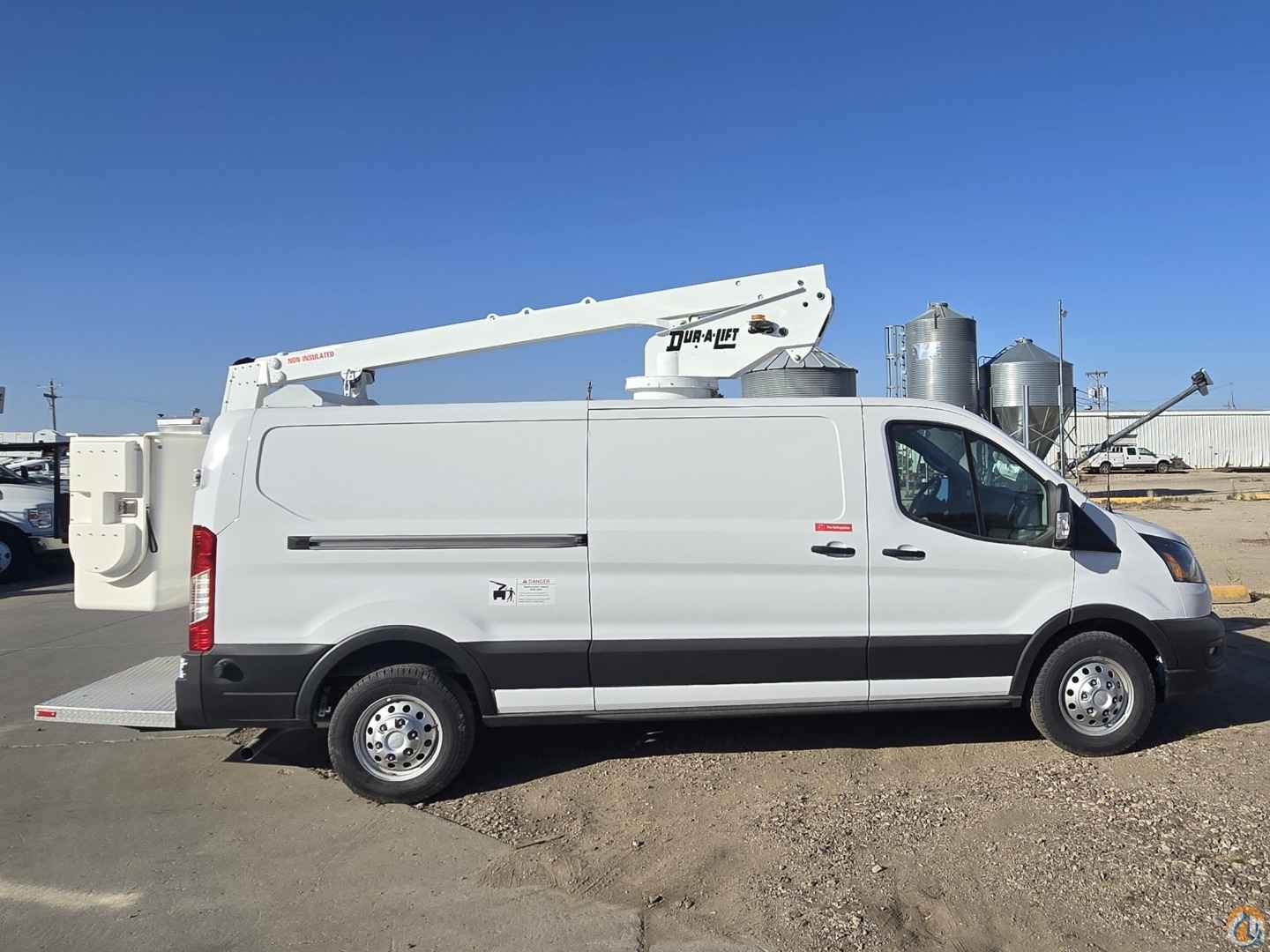 2024 DUR-A-LIFT Aerial Man Lifts Crane for Sale in Hodgkins Illinois Crane Network image 1