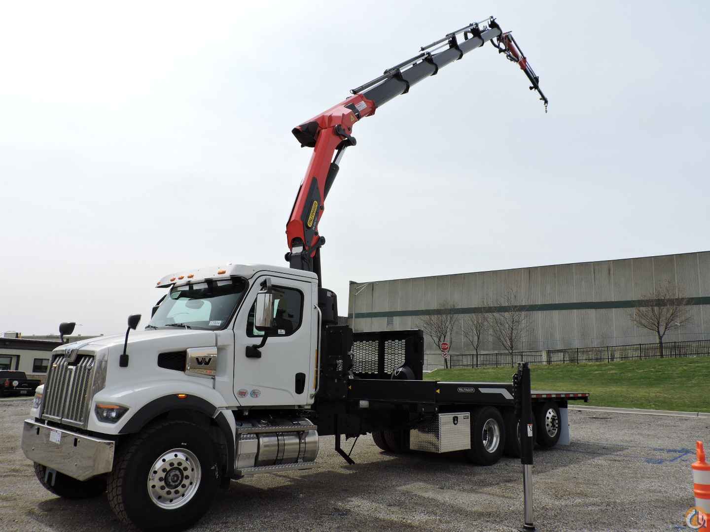 2025 Palfinger Mounted Knuckle Boom Crane for Sale in Hodgkins Illinois Crane Network image 2