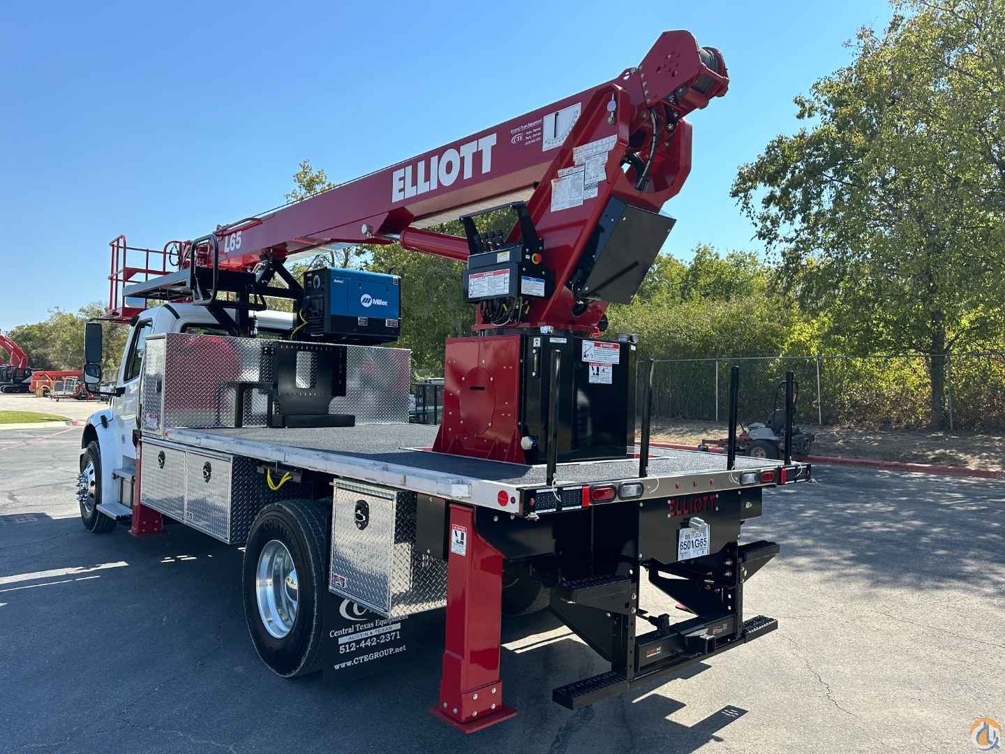 2024 Elliott L65R Bucket/Service Truck Crane (Sold) in Pflugerville Texas Crane Network image 3