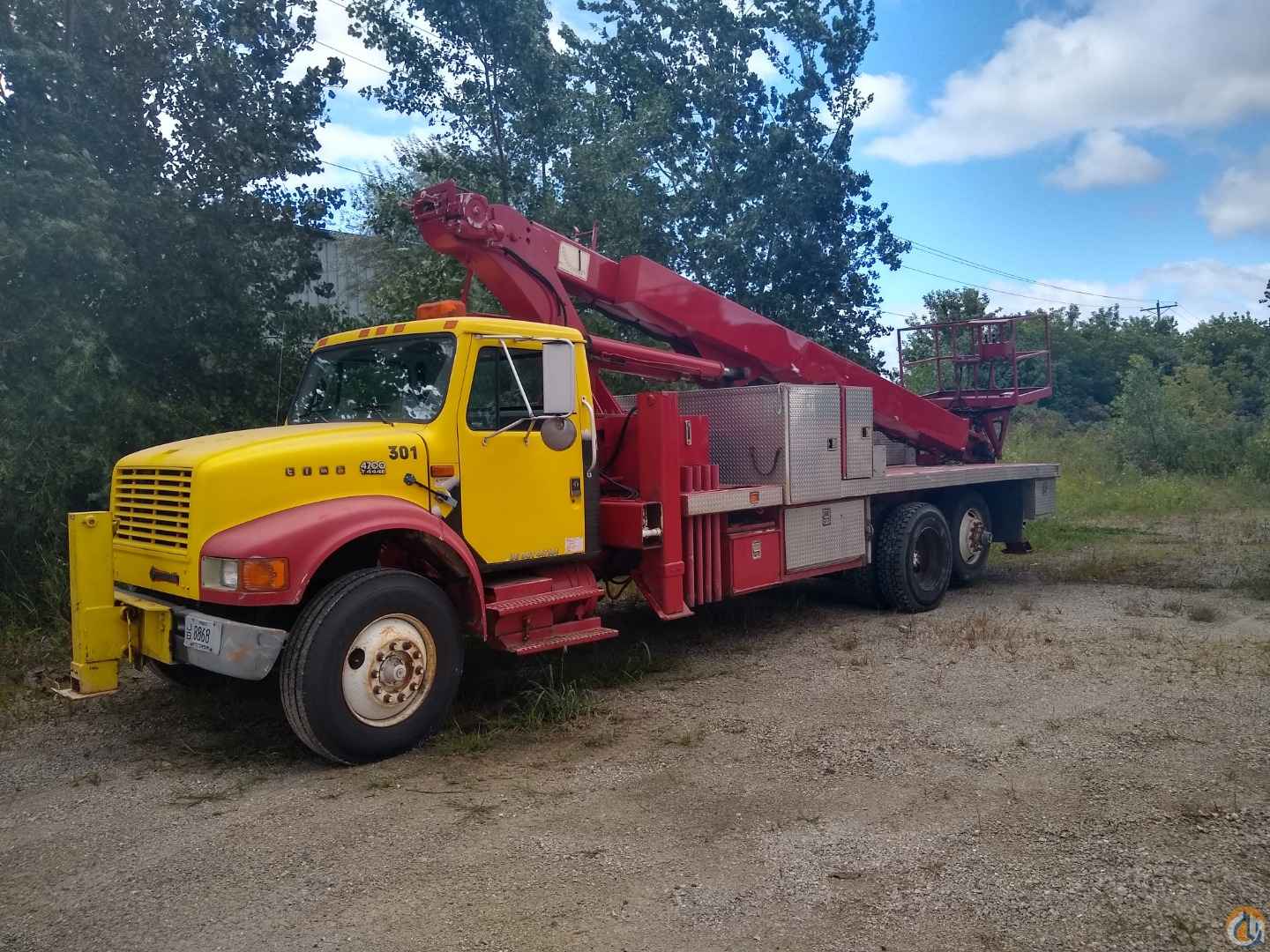 USED ELLIOT ECH - 3- 70 - H Aerial Man Lifts Crane (Sold) in Milwaukee Wisconsin Crane Network image 0