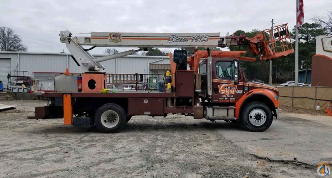 Elliott L60R Bucket/Service Truck Crane (Sold) in Morrow Georgia Crane Network image 0
