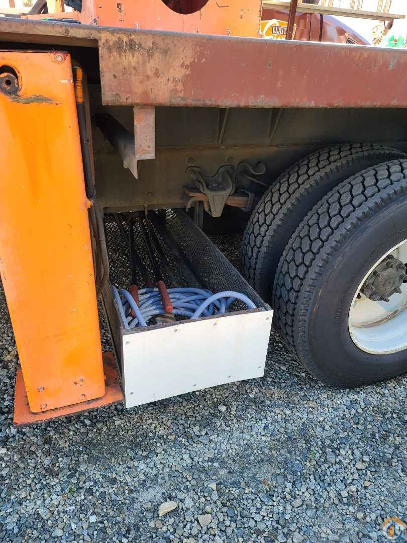 Elliott L60R Bucket/Service Truck Crane (Sold) in Morrow Georgia Crane Network image 4