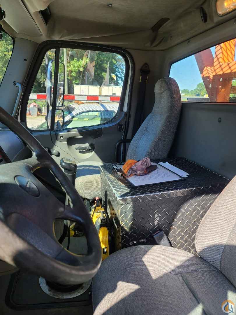 Elliott L60R Bucket/Service Truck Crane (Sold) in Morrow Georgia Crane Network image 9