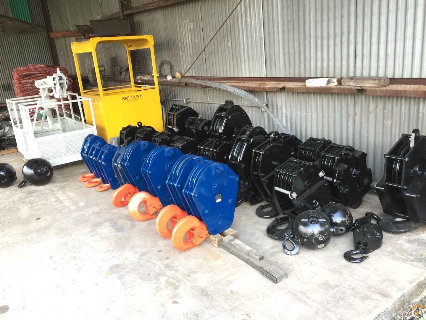 Hook blocks quick reeve new and used We have over 40 different new and like new takeoff hook blocks from 10 to over 130 tons instock in Florida. Call with your needs! These fit Terex, Grove, Linkbelt, National, Manitex, RO, Altec, Elliot a Hook Block Part for Sale in Fort Pierce Florida Crane Network image 0