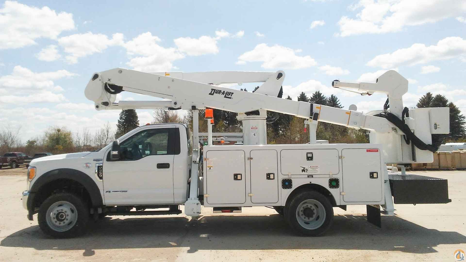 DPM2-47DU insulated bucked truck, 2018 Ford F550 diesel 4x4 Bucket/Service Truck Crane (Sold) in Lyons Illinois Crane Network image 3