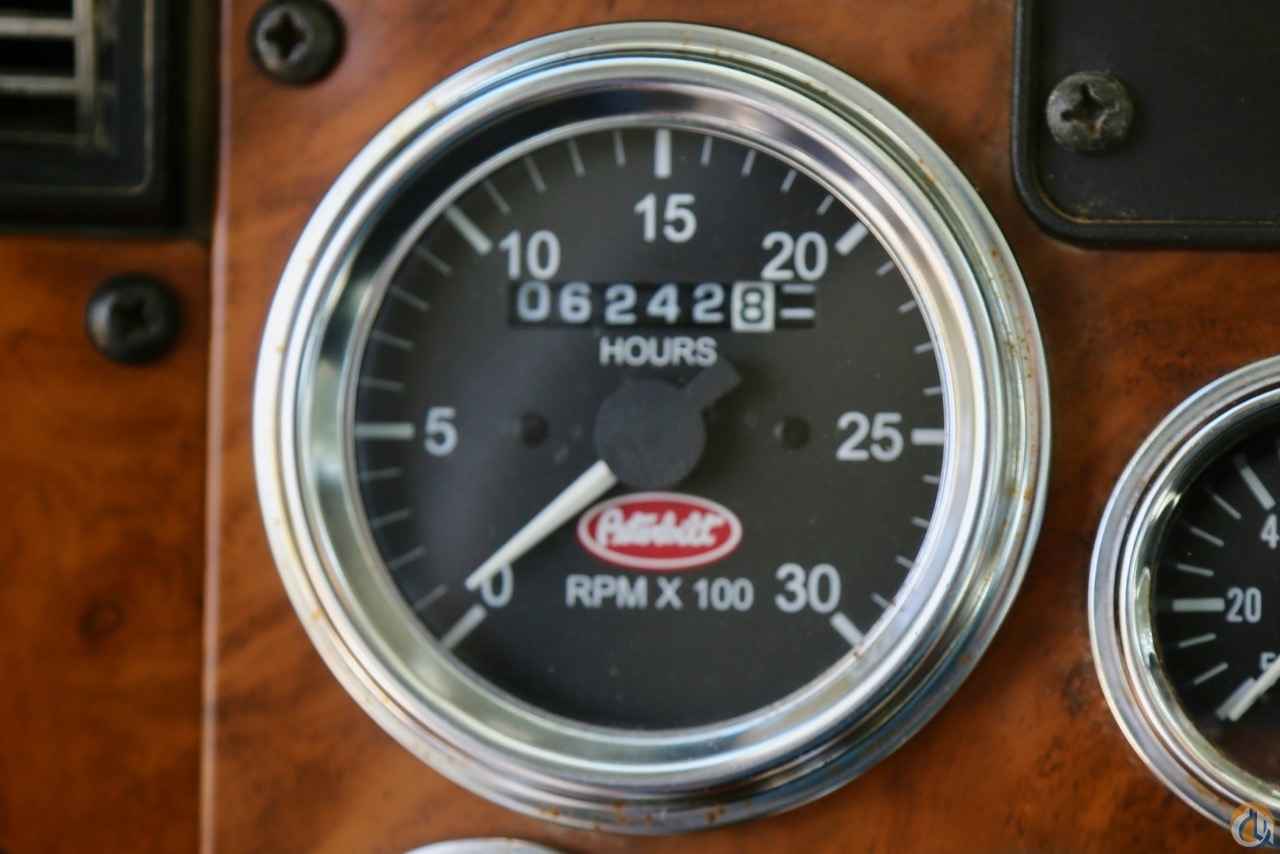 Used National 900A mounted to 2007 Peterbilt 340 chassis Boom Truck Crane (Sold) in Houston Texas Crane Network image 12