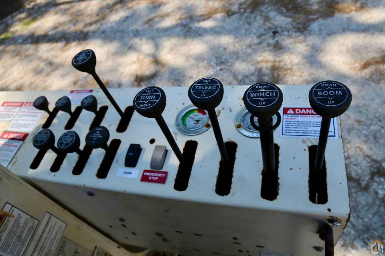 Used National 900A mounted to 2007 Peterbilt 340 chassis Boom Truck Crane (Sold) in Houston Texas Crane Network image 8