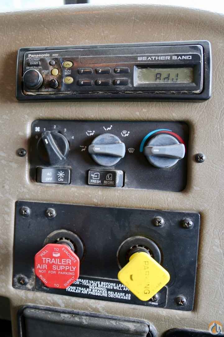 Used Manitex 30100 (30-ton) 100' 4-section telescopic boom truck mounted to 2001 Peterbilt 330 Boom Truck Crane (Sold) in Houston Texas Crane Network image 9