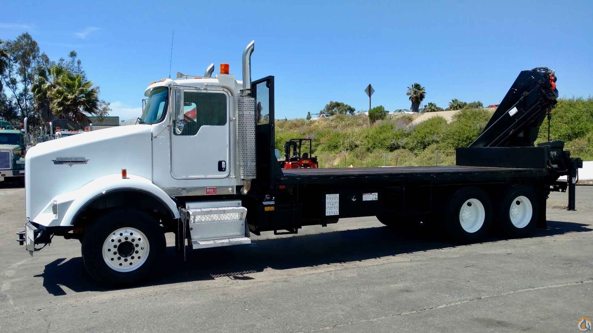 HIAB XS 288 EP-3 HiPro mounted to 2004 Kenworth T800 flatbed Mounted Knuckle Boom Crane (Sold) in San Marcos California Crane Network image 8