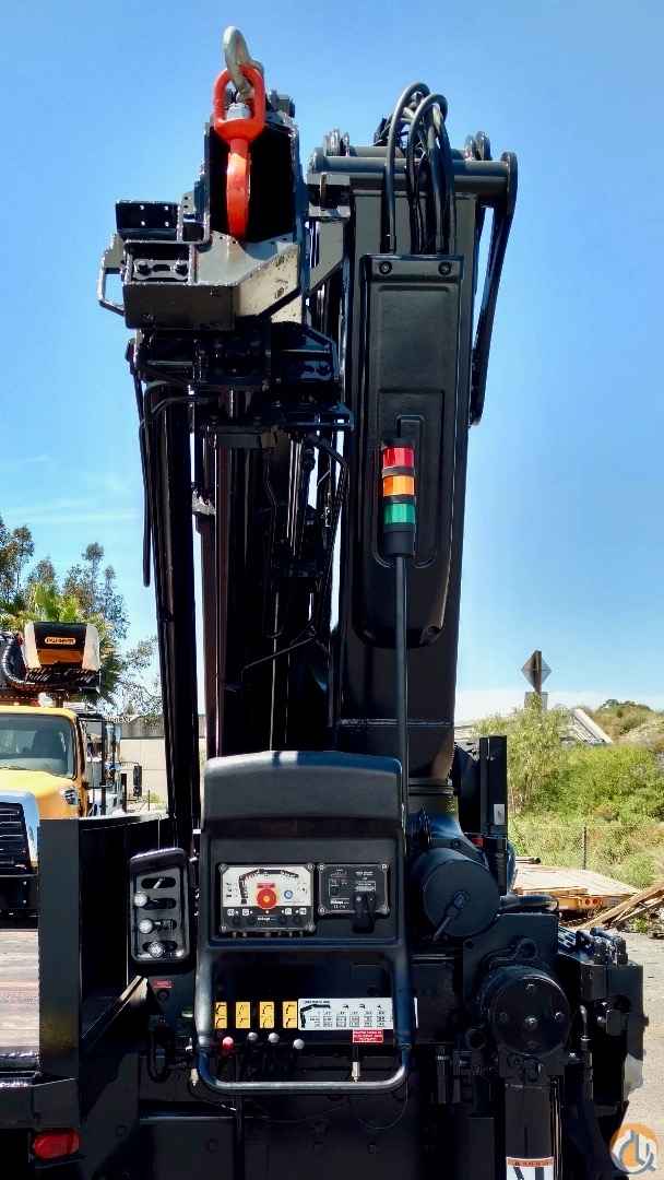 HIAB XS 288 EP-3 HiPro mounted to 2004 Kenworth T800 flatbed Mounted Knuckle Boom Crane (Sold) in San Marcos California Crane Network image 16
