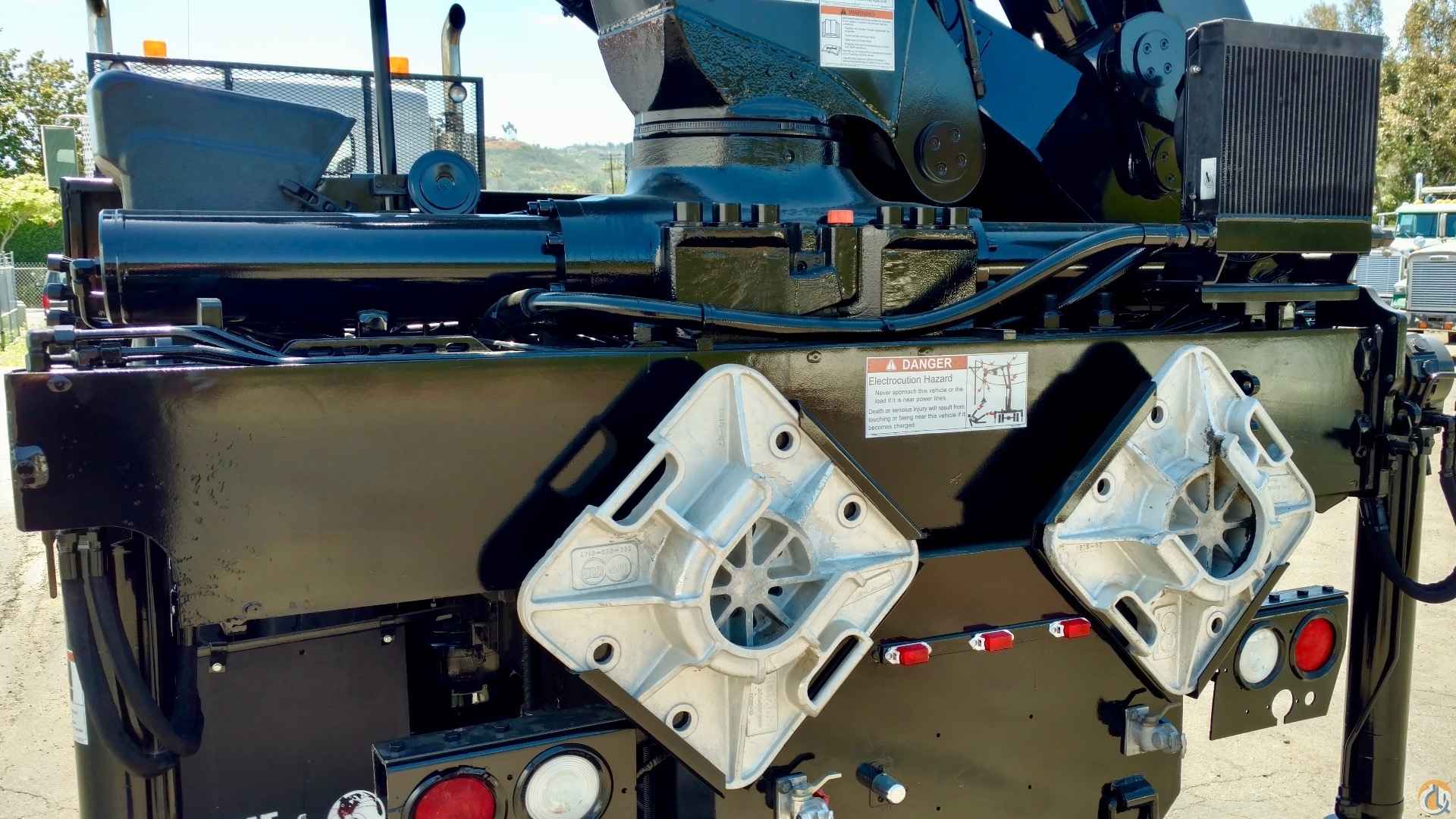 HIAB XS 288 EP-3 HiPro mounted to 2004 Kenworth T800 flatbed Mounted Knuckle Boom Crane (Sold) in San Marcos California Crane Network image 19