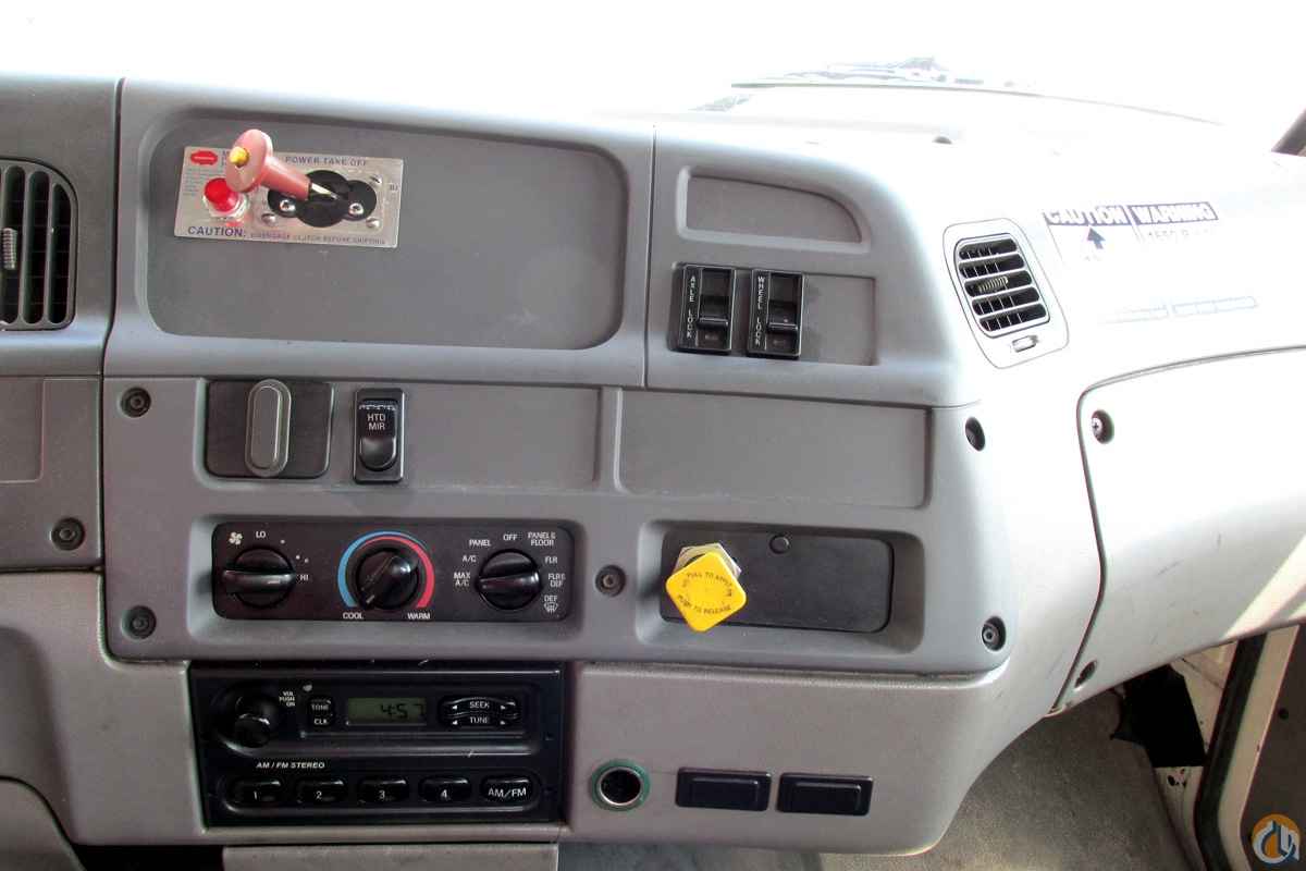 USED 23.5 TON GREAT CONDITION - ON 1999 STERLING TRUCK Boom Truck Crane (Sold) in Milwaukee Wisconsin Crane Network image 5