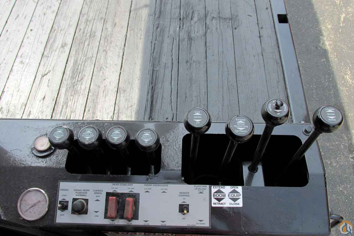 USED 23.5 TON GREAT CONDITION - ON 1999 STERLING TRUCK Boom Truck Crane (Sold) in Milwaukee Wisconsin Crane Network image 6