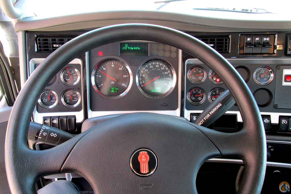 Brand new 30 Ton Manitex with swing cab on Kenworth 350HP truck!! Boom Truck Crane (Sold) in Salt Lake City Utah Crane Network image 16