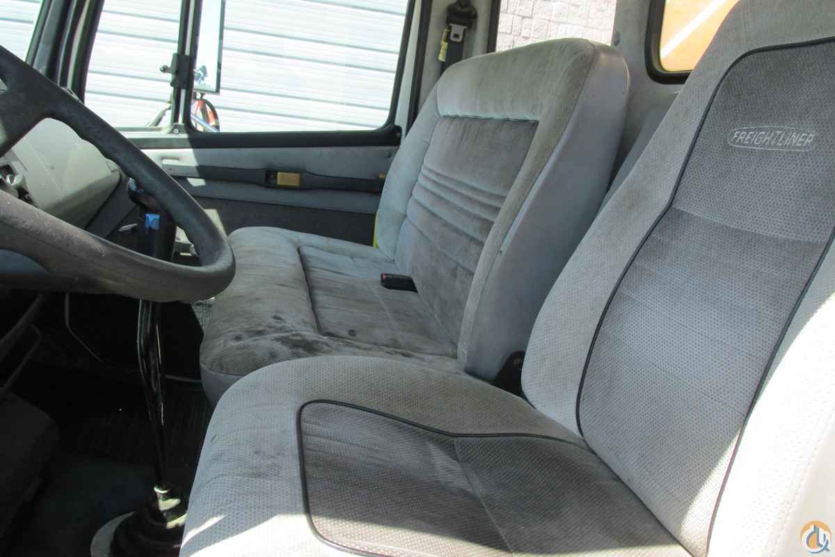 2000 PIONEER CRANE ON '98 FREIGHTLINER CHASSIS Boom Truck Crane (Sold) in Milwaukee Wisconsin Crane Network image 8