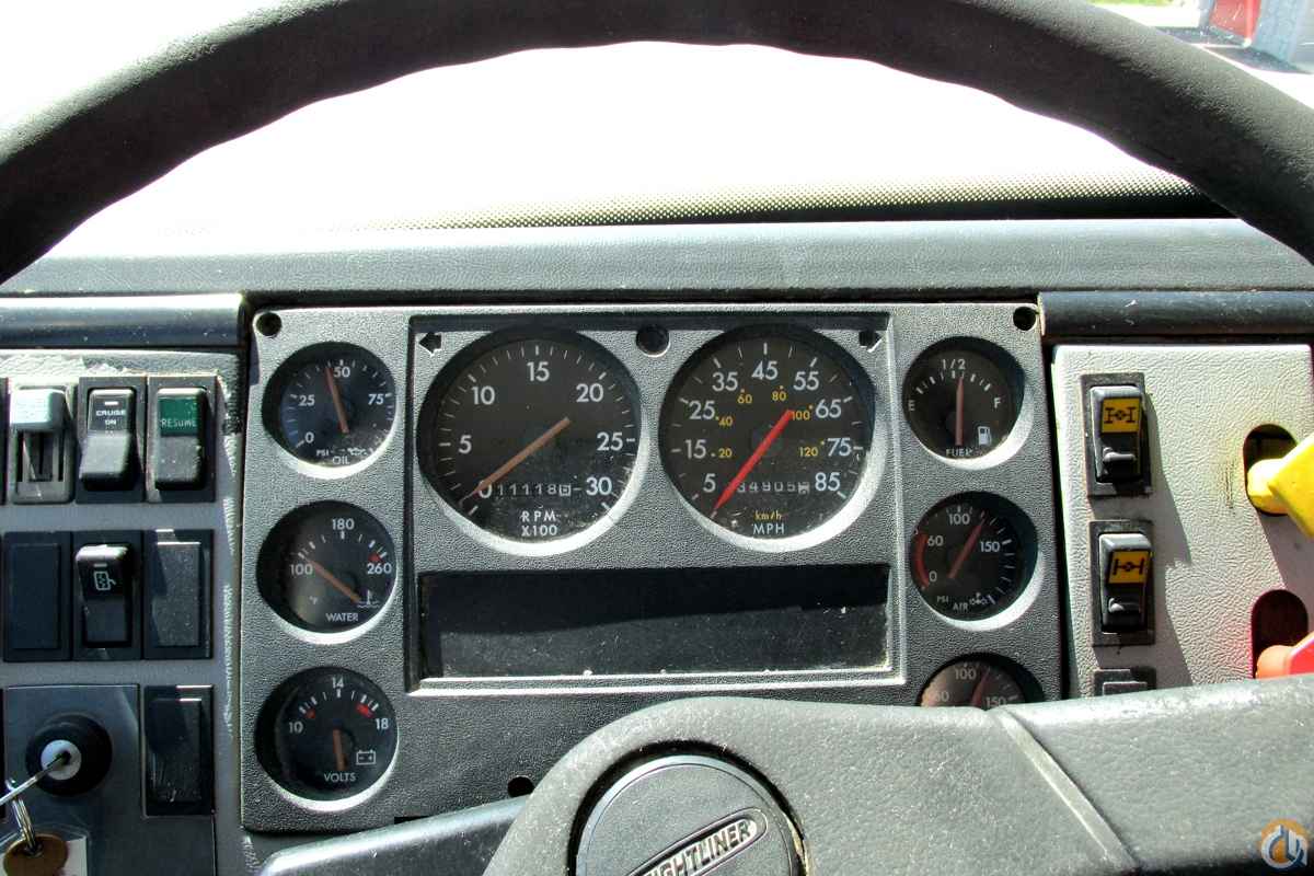 2000 PIONEER CRANE ON '98 FREIGHTLINER CHASSIS Boom Truck Crane (Sold) in Milwaukee Wisconsin Crane Network image 12