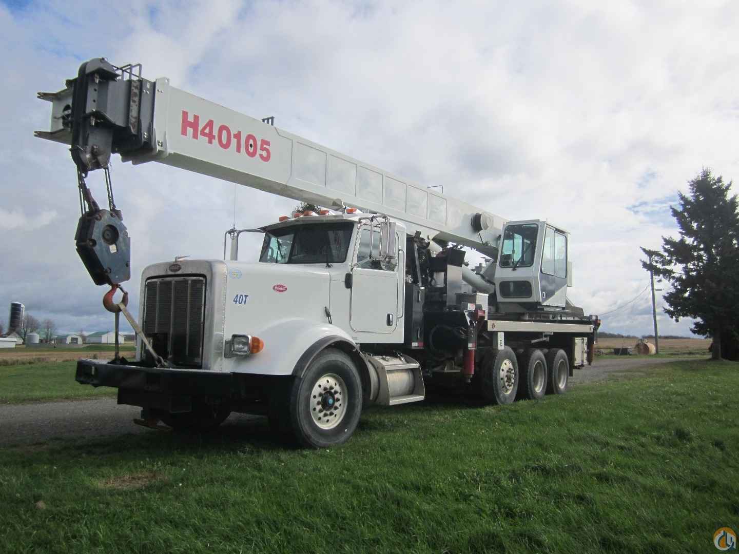 40105R Boom Truck Crane (Sold) in Quebec Canada Crane Network image 2