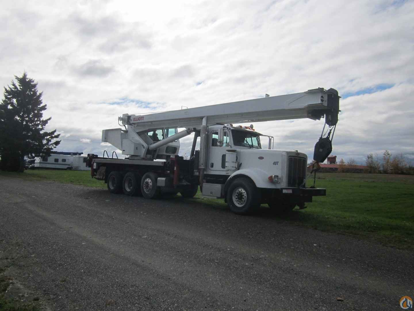 40105R Boom Truck Crane (Sold) in Quebec Canada Crane Network image 7