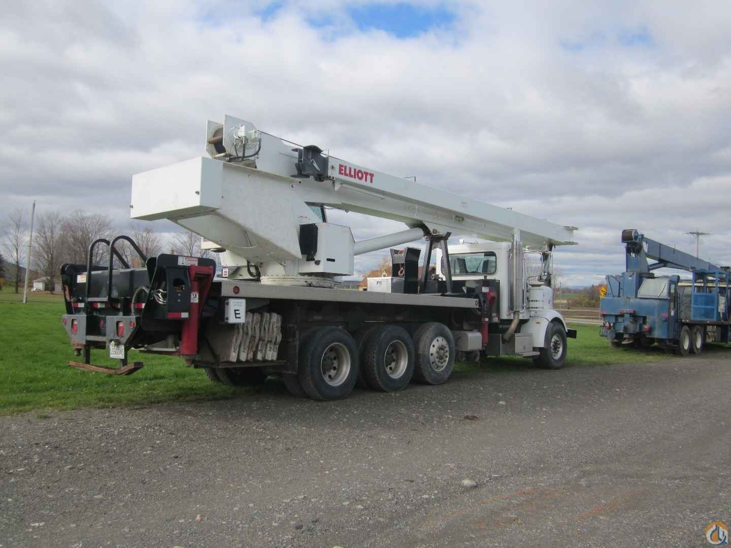 40105R Boom Truck Crane (Sold) in Quebec Canada Crane Network image 9
