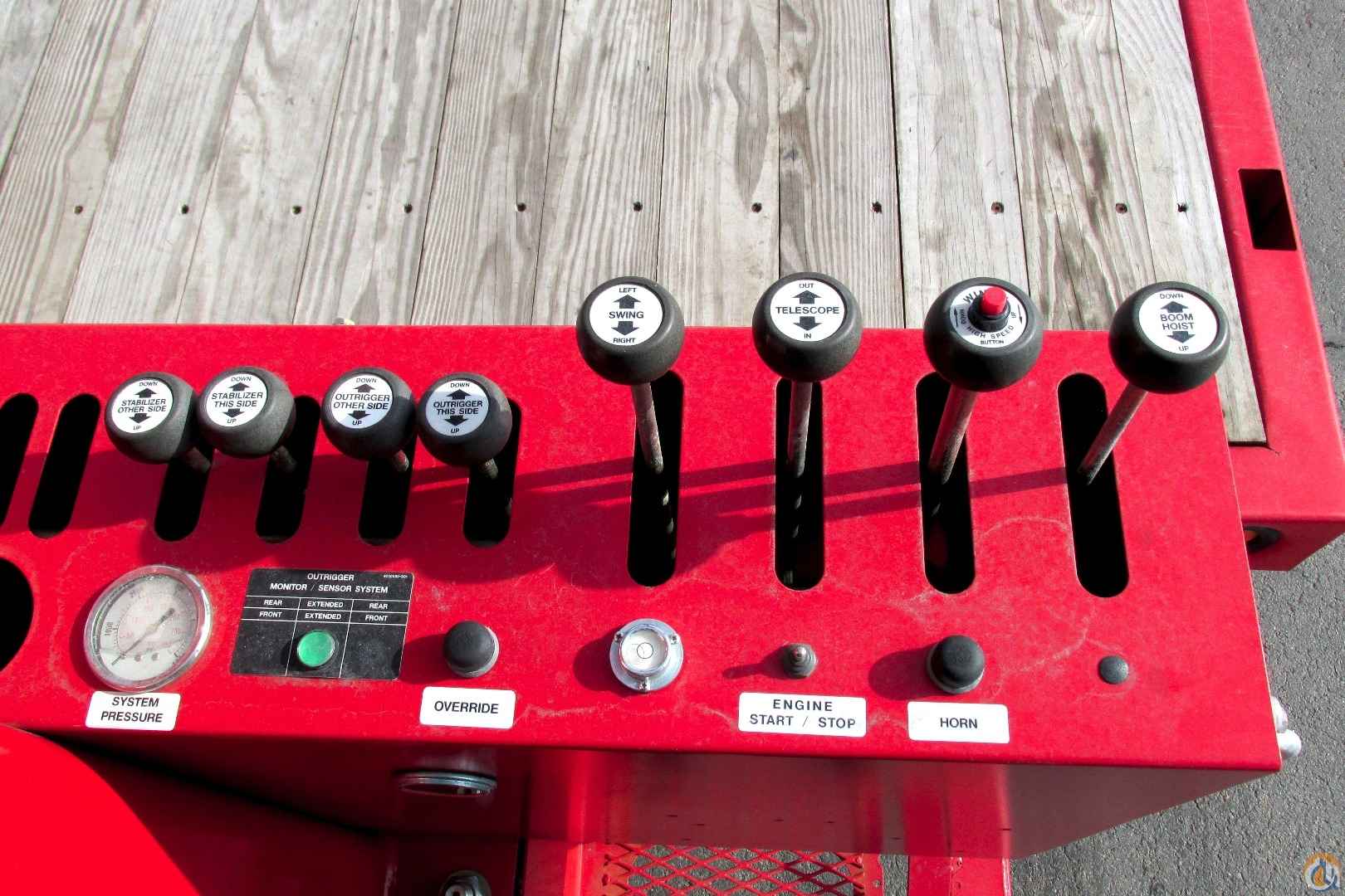 19 TON MANITEX 1970C ON FORD F750 TRUCK. 70 FOOT BOOM, 80 FT TIP HEIGHT! Boom Truck Crane (Sold) in Milwaukee Wisconsin Crane Network image 7