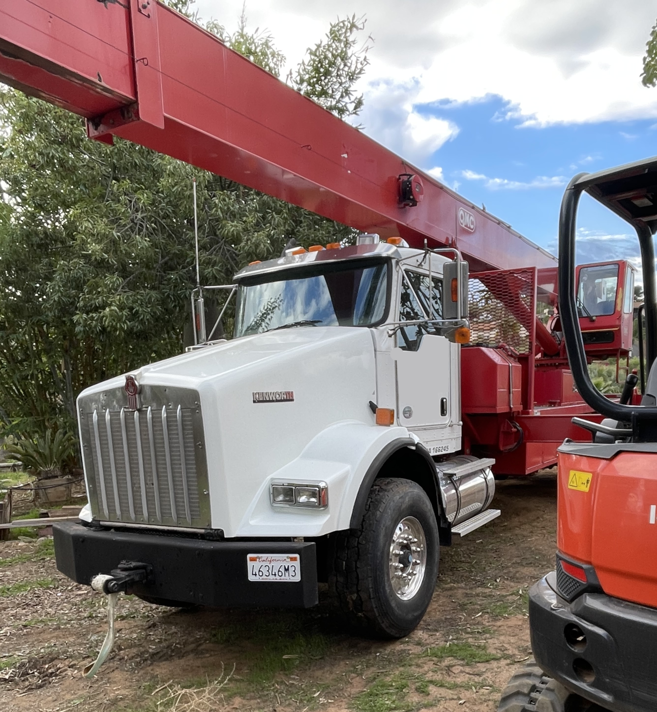 2013 QMC 7060RS Boom Truck Crane for Sale in California Crane Network image 0