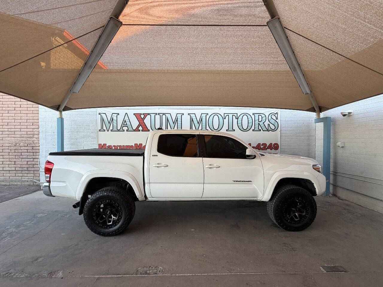 2017 Toyota Tacoma - Image 2