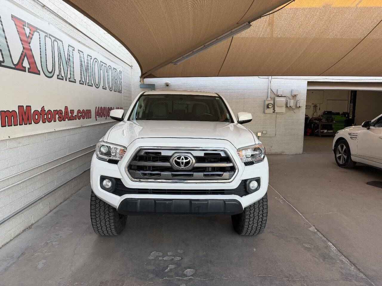2017 Toyota Tacoma - Image 3