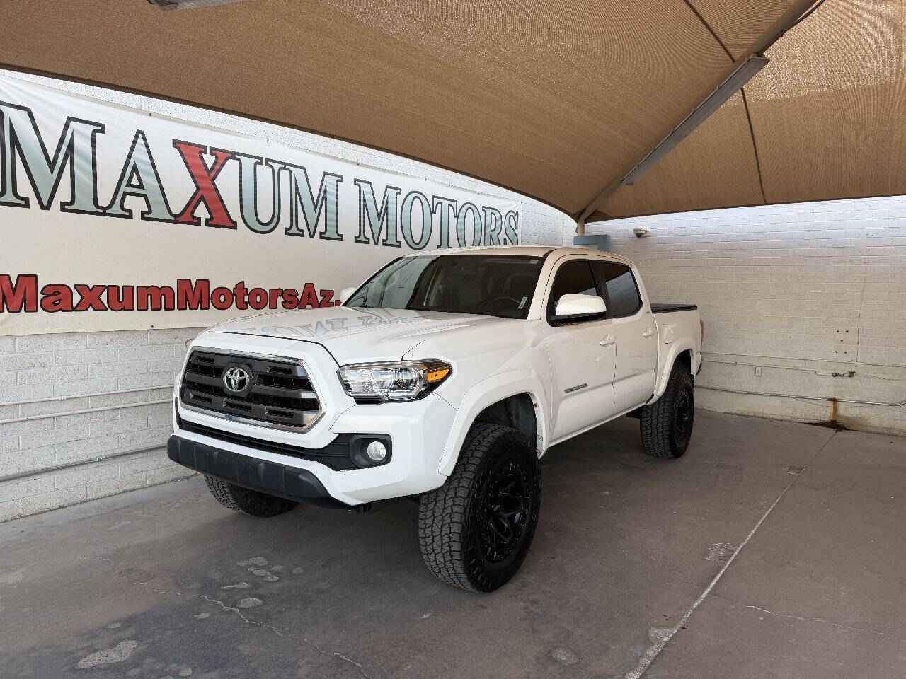 2017 Toyota Tacoma - Image 4