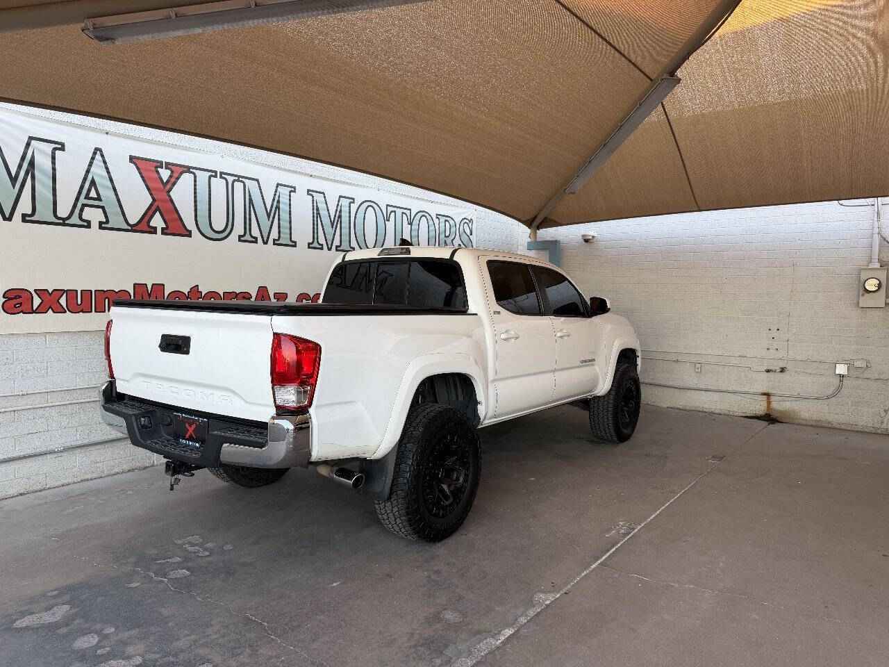 2017 Toyota Tacoma - Image 6