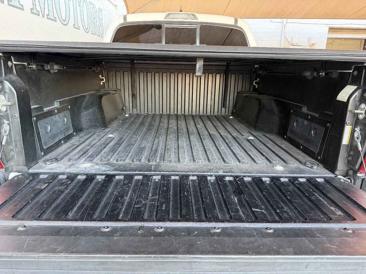 2017 Toyota Tacoma - Image 20