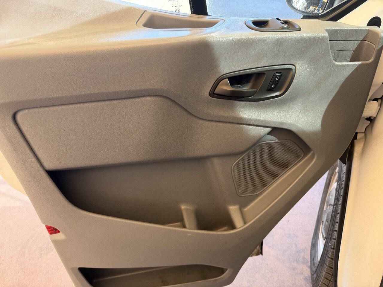 2017 Ford Transit - Image 11